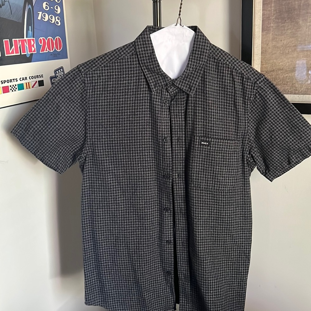 RVCA Mens small slim fit short sleeve button down.